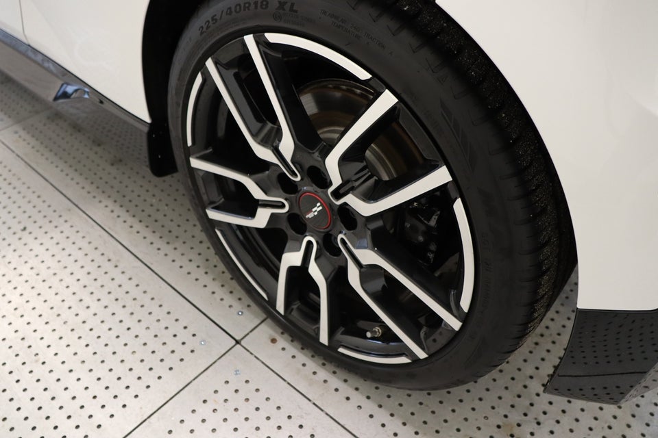 MINI Cooper E JCW Trim XL 3d