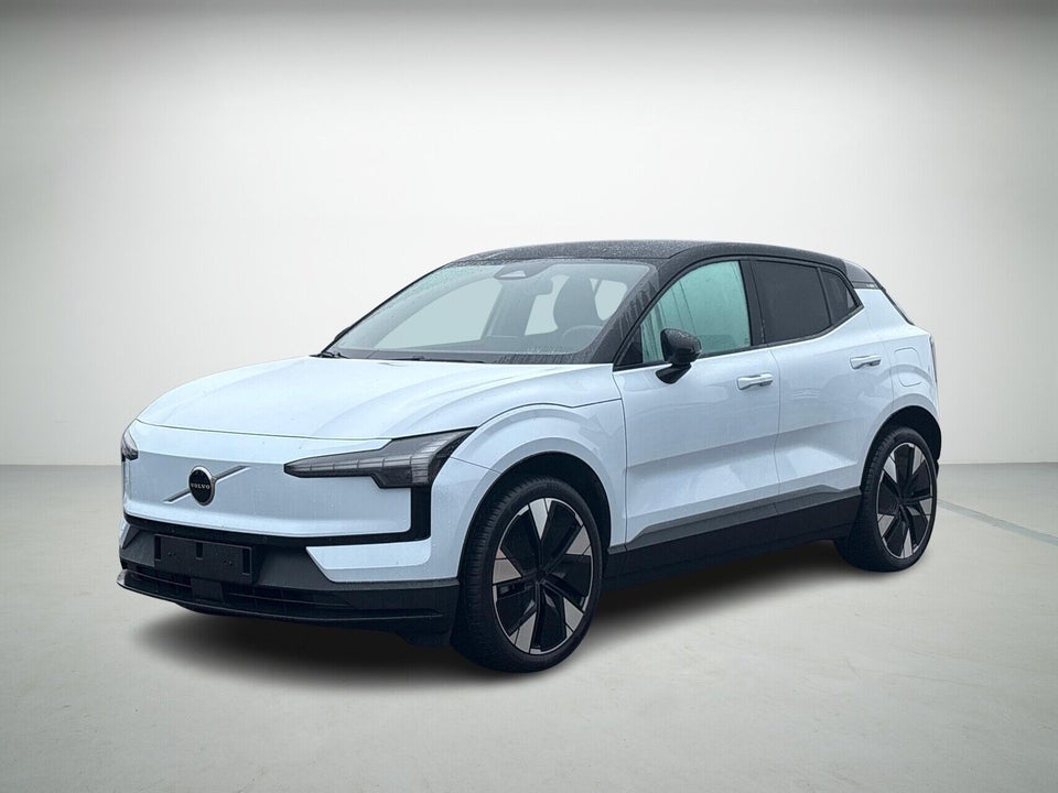 Volvo EX30 Extended Range Plus 5d