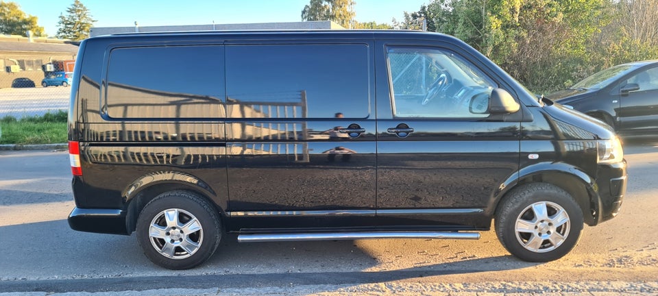 VW Transporter 2,0 TDi 140 Kombi lang DSG 4d