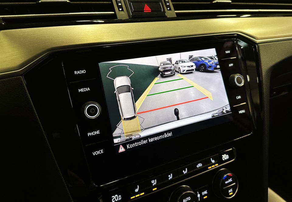 VW Passat 2,0 TDi 150 Elegance+ Variant DSG 5d