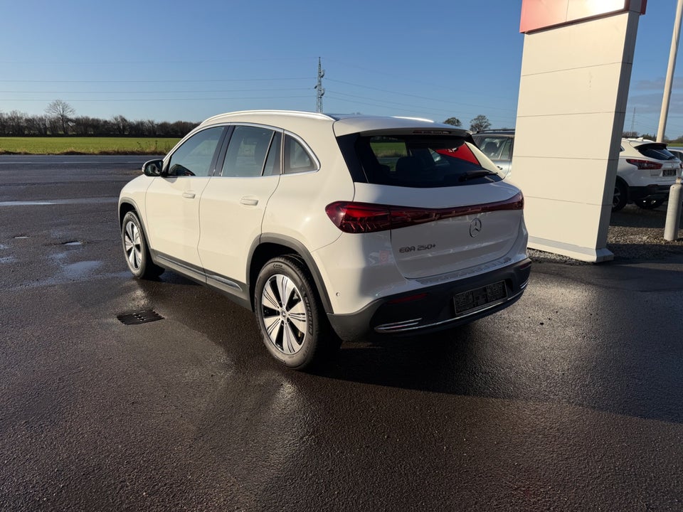 Mercedes EQA250+ Progressive 5d