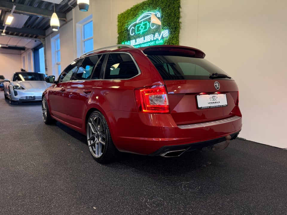 Skoda Octavia 2,0 TSi 220 RS DSG 5d