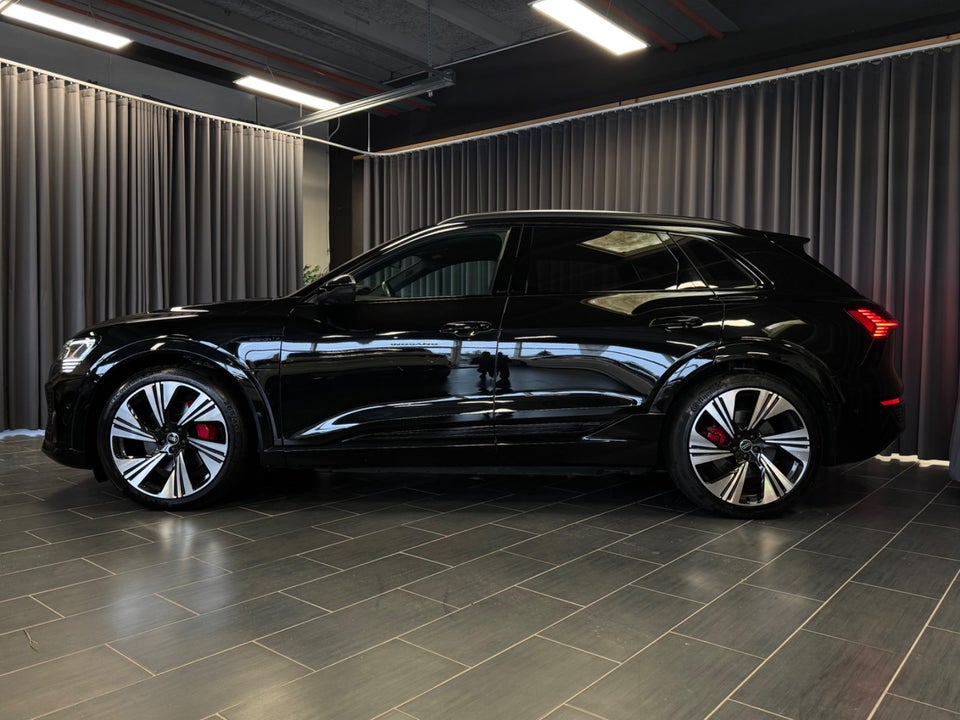 Audi Q8 e-tron 55 S-line Black Edition quattro 5d