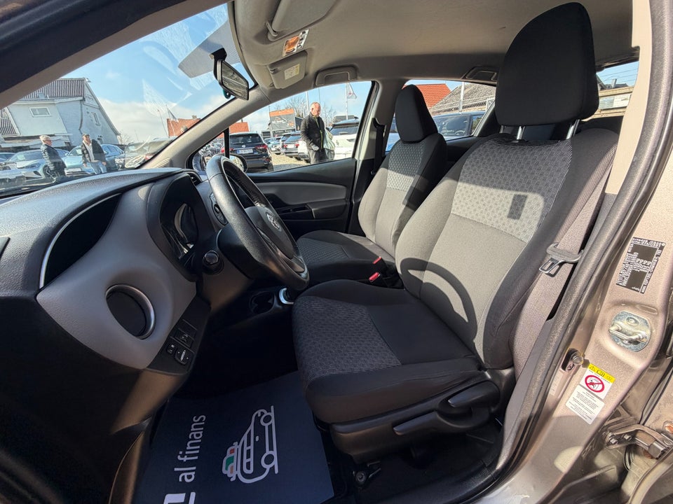 Toyota Yaris 1,0 VVT-i T2 Komfort 5d