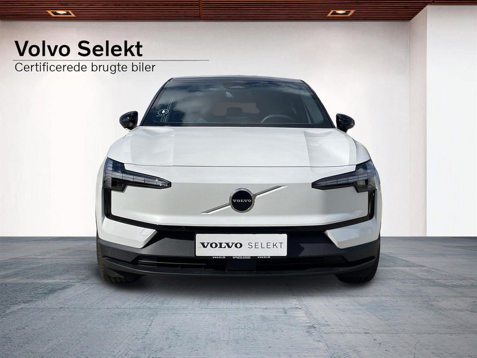 Volvo EX30 Extended Range Plus 5d