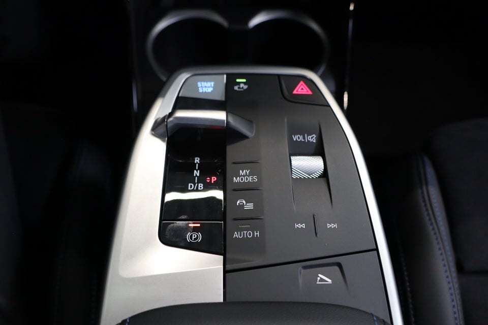 BMW iX2 eDrive20 Fully Charged M-Sport 5d