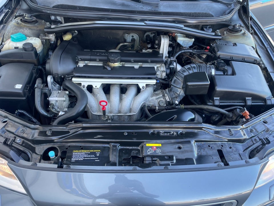 Volvo S60 2,4 140 Momentum 4d