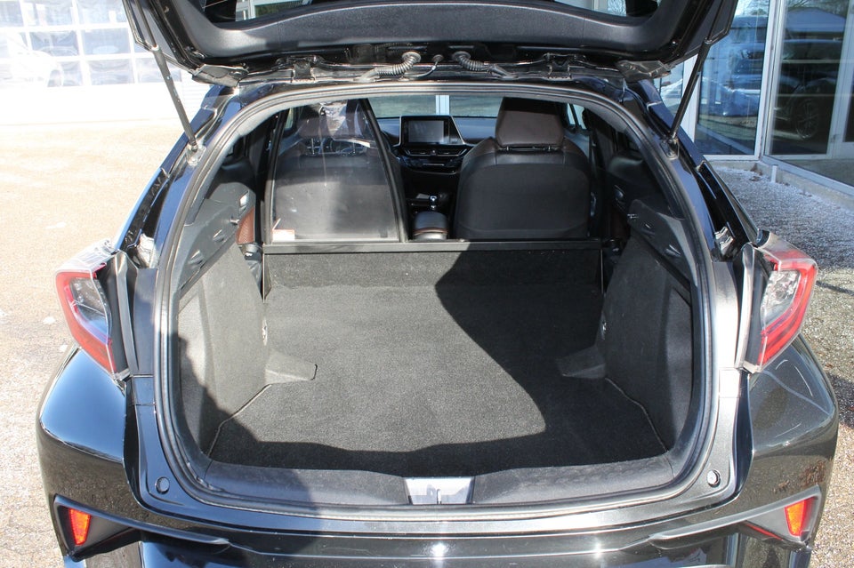 Toyota C-HR 1,8 Hybrid Premium Selected CVT Van 5d