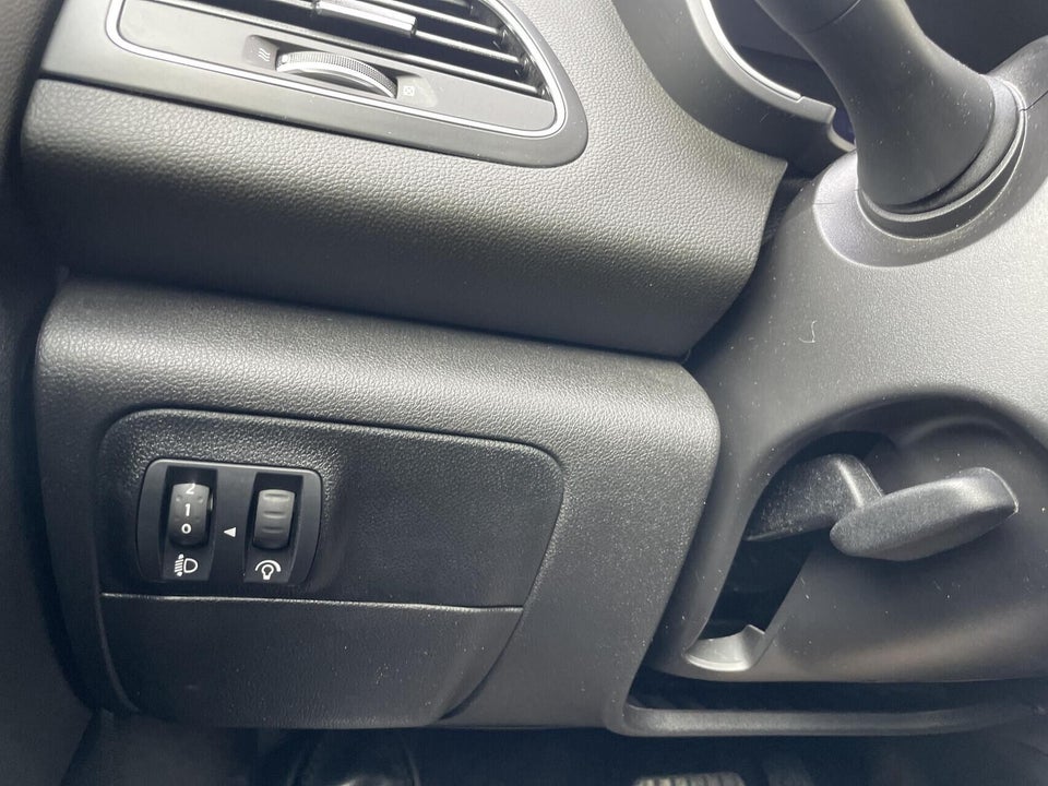 Renault Megane IV 1,3 TCe 140 Zen Sport Tourer EDC 5d