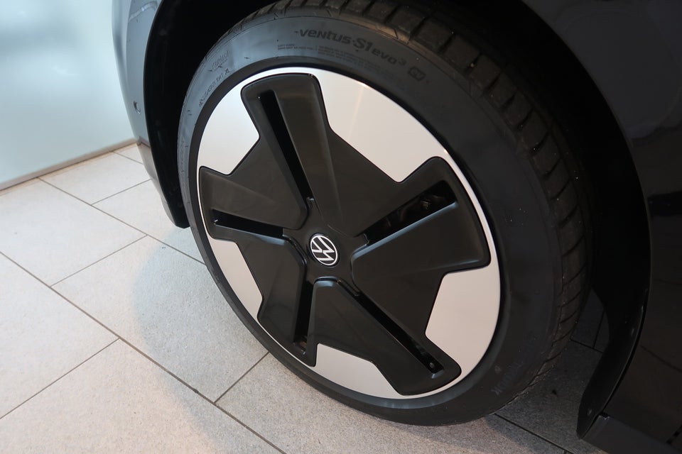 VW ID.Buzz 77 Style 75 Years Edition SWB 5d