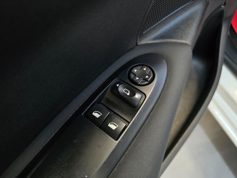 Citroën C4 1,4 VTi Attraction 5d