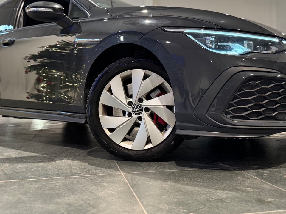 VW Golf VIII 1,4 GTE DSG 5d