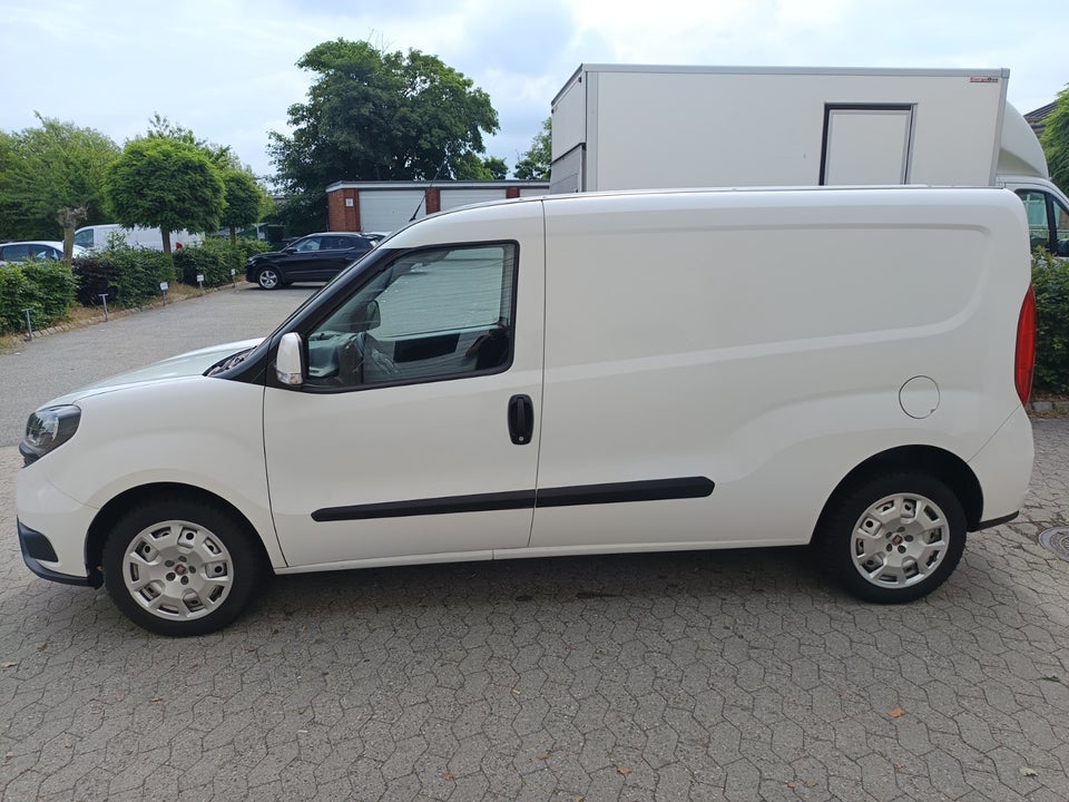 Fiat Doblò Cargo 1,4 T-Jet 120 Professional+ L2 4d