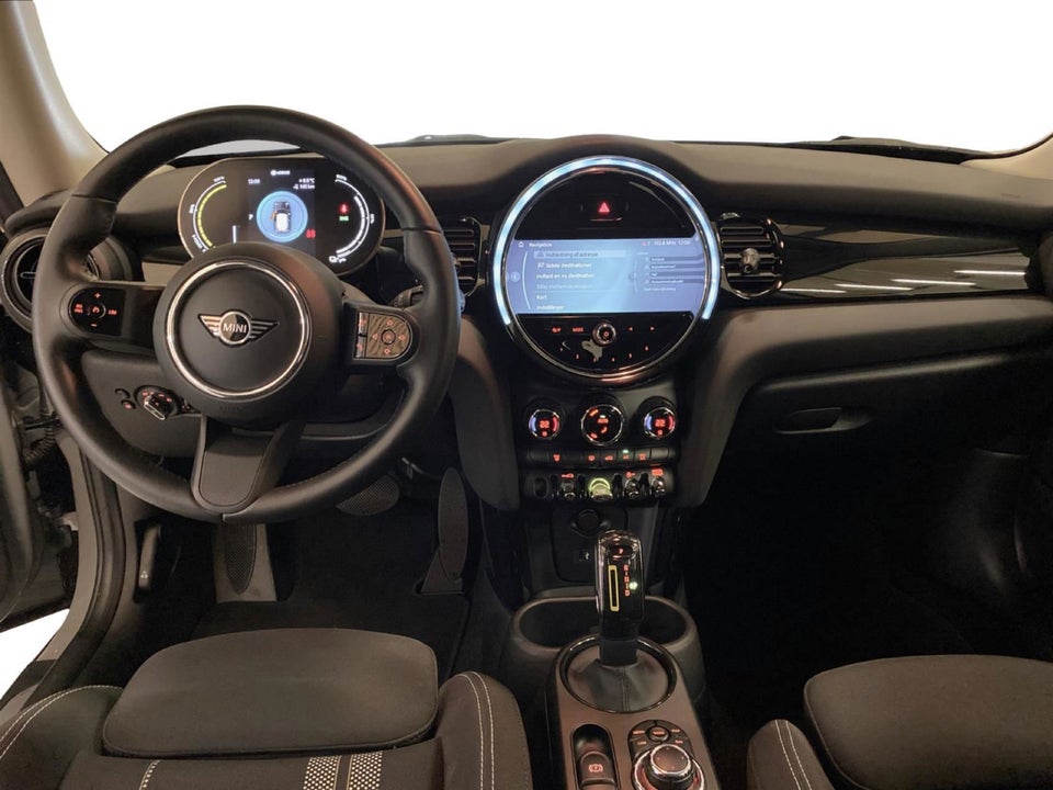 MINI Cooper SE Essential 3d