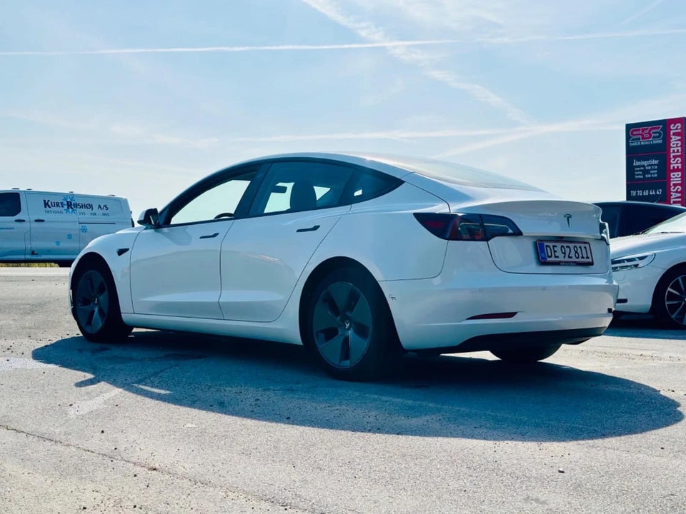 Tesla Model 3 Standard Range+ RWD 4d