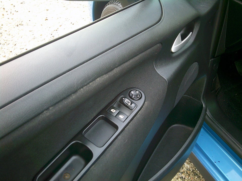 Peugeot 207 1,6 HDi 92 Active 5d