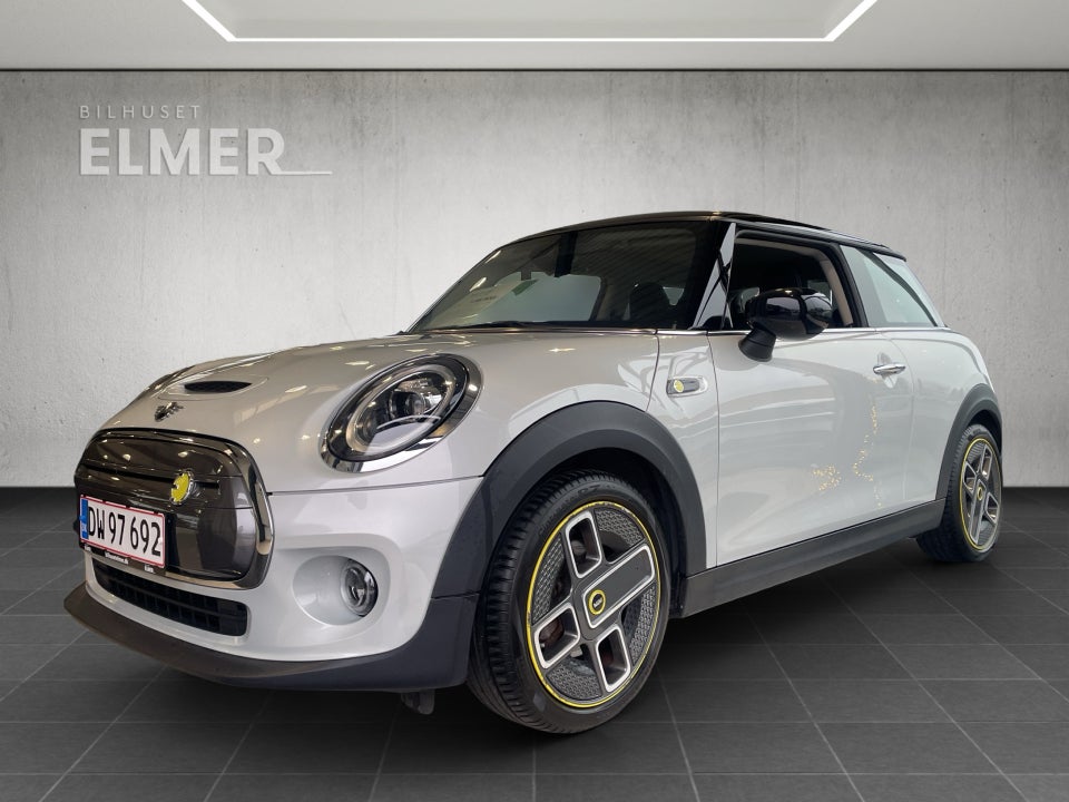 MINI Cooper SE Essential 3d