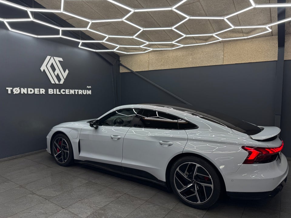 Audi e-tron GT quattro 4d