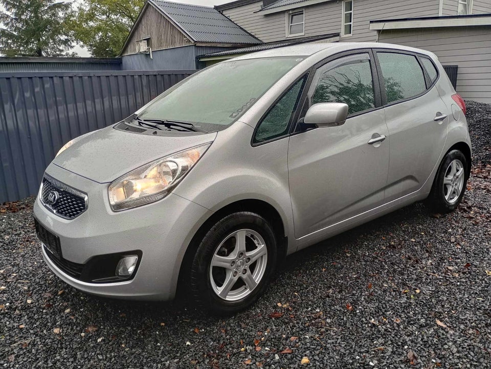 Kia Venga 1,6 CRDi 128 Exclusive 5d