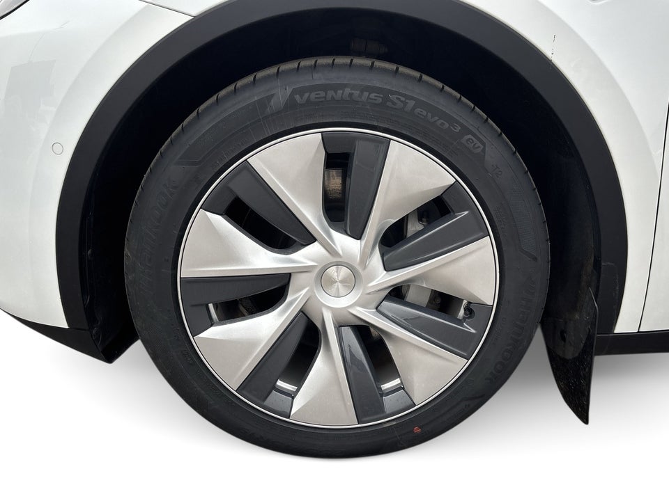 Tesla Model Y Long Range AWD 5d