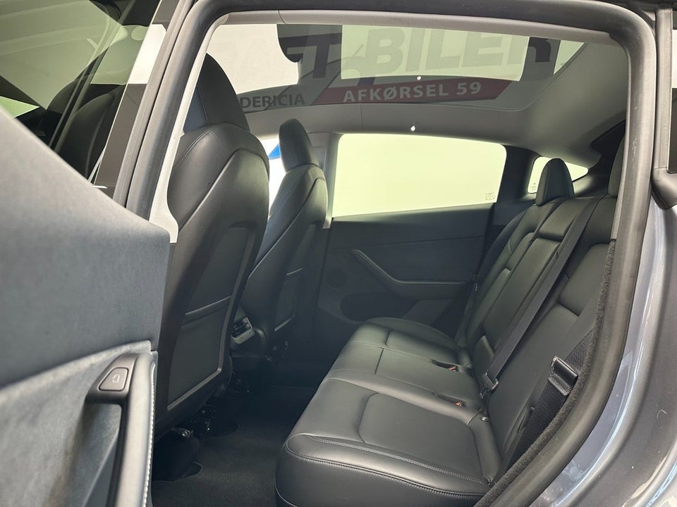Tesla Model Y RWD 5d