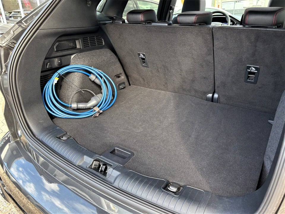 Ford Kuga 2,5 PHEV ST-Line X CVT 5d