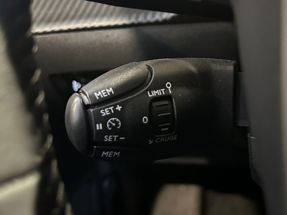 Peugeot e-208 50 Active Pack 5d