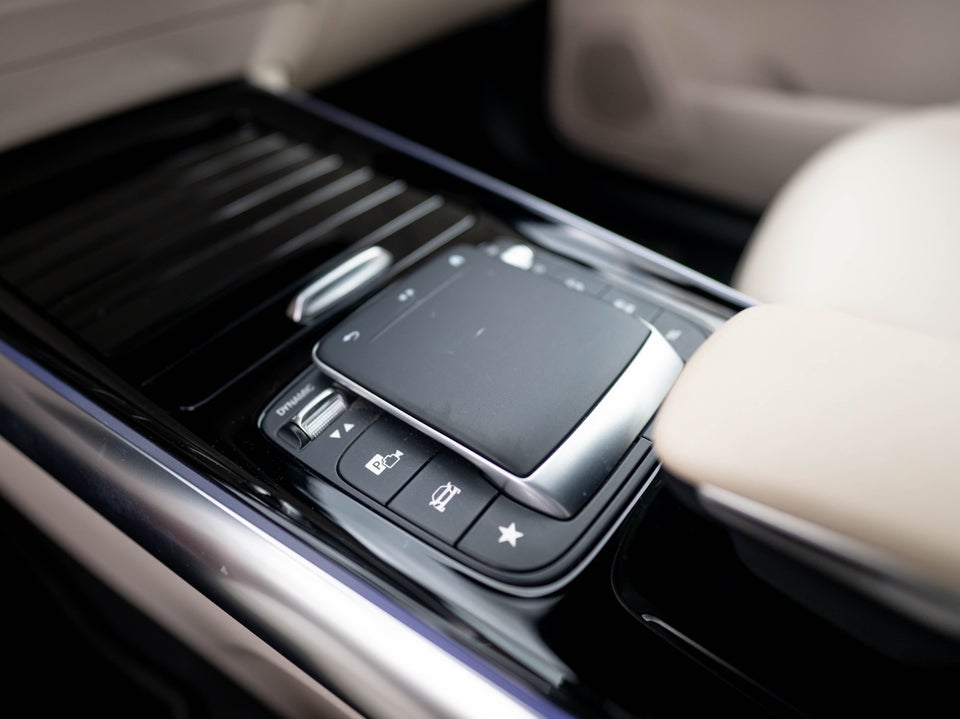 Mercedes EQA300 Progressive 4Matic 5d