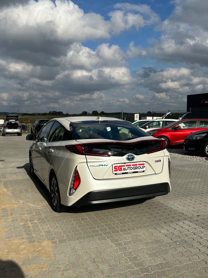Toyota Prius 1,8 Plug-in Hybrid H3 MDS 5d