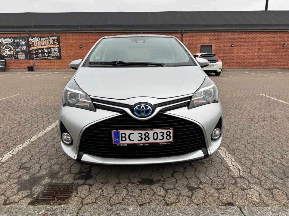 Toyota Yaris 1,5 Hybrid H3 e-CVT 5d