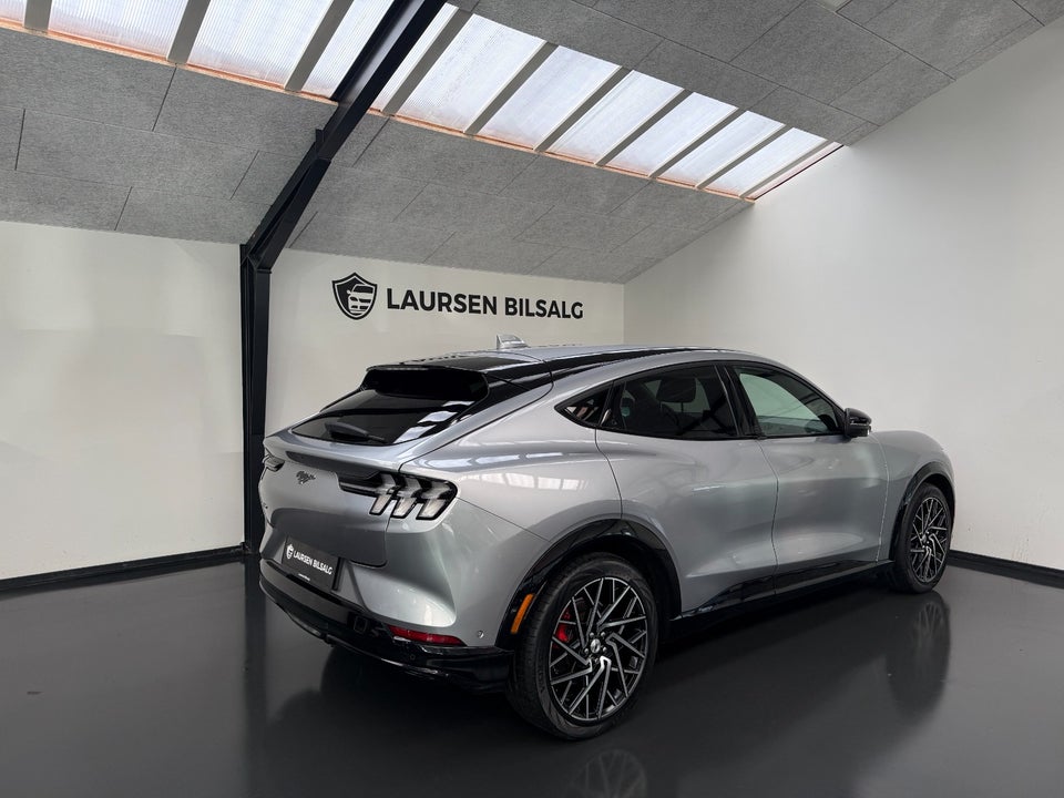 Ford Mustang Mach-E 91 Premium Extended Range AWD 5d