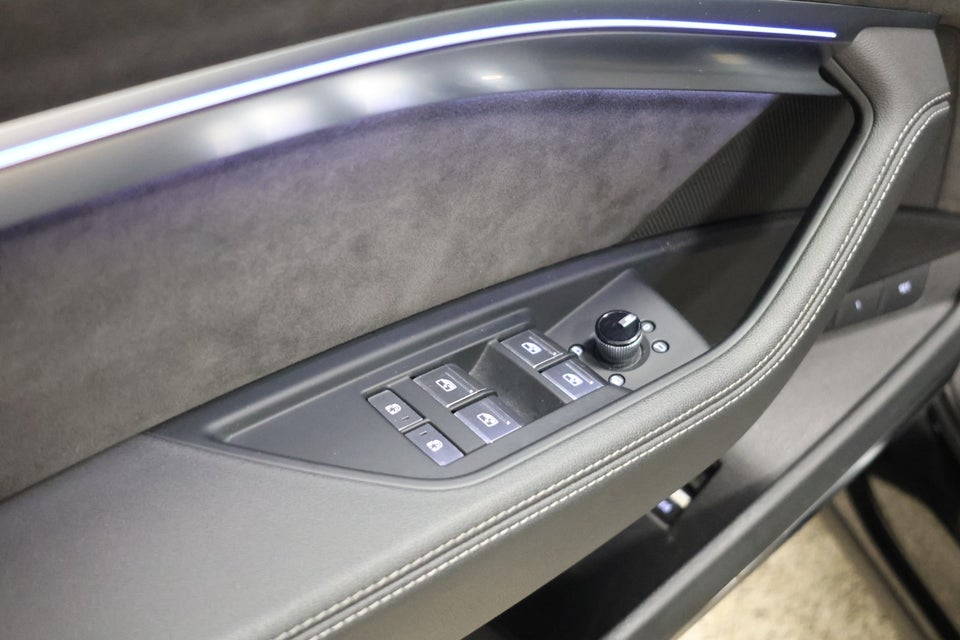 Audi e-tron 55 S-line quattro 5d