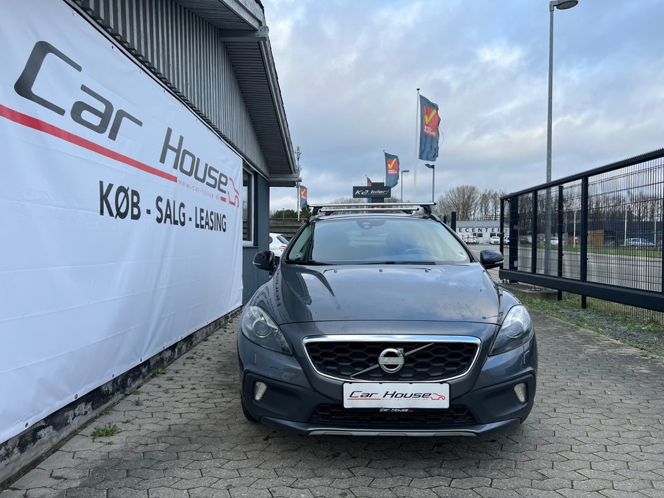 Volvo V40 CC 1,6 D2 115 Summum 5d