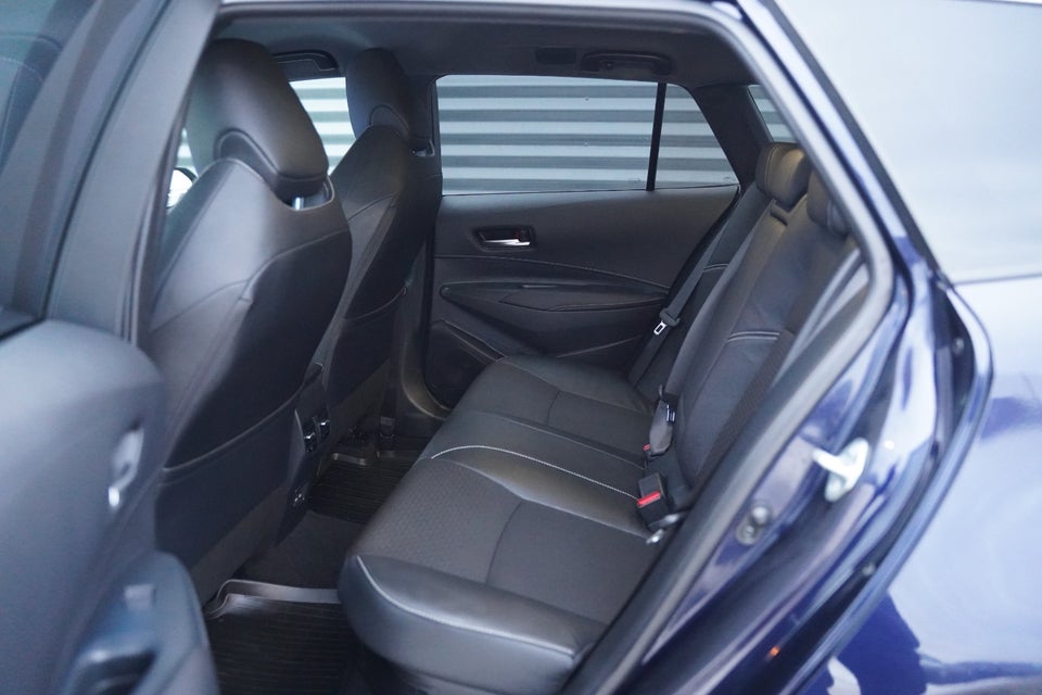 Toyota Corolla 2,0 Hybrid Elegant Touring Sports e-CVT 5d