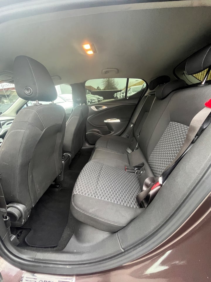 Opel Astra 1,6 CDTi 110 Enjoy 5d