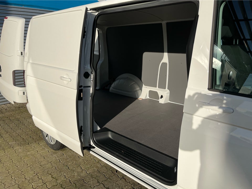 VW Transporter 2,0 TDi 150 Kassevogn DSG lang