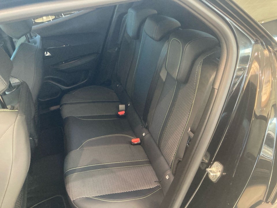 Peugeot e-2008 54 GT 5d