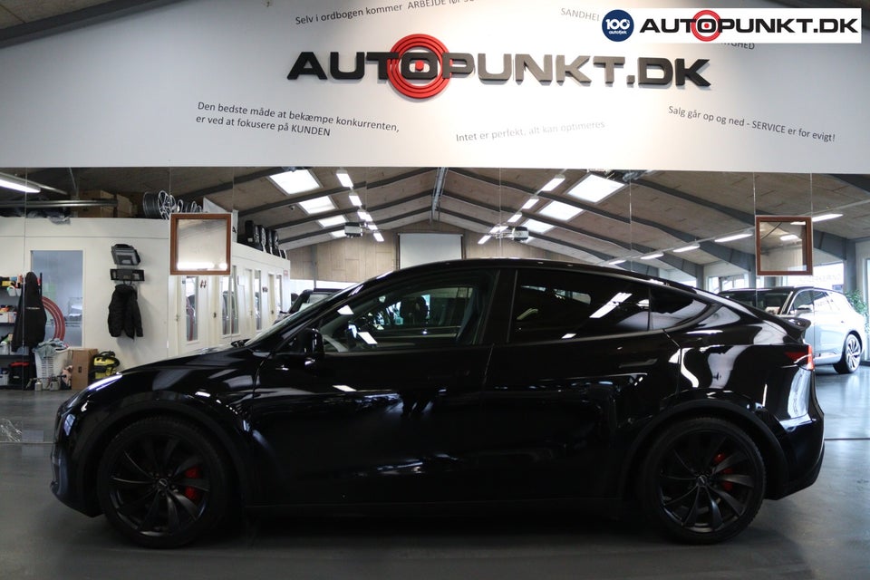 Tesla Model Y Performance AWD 5d