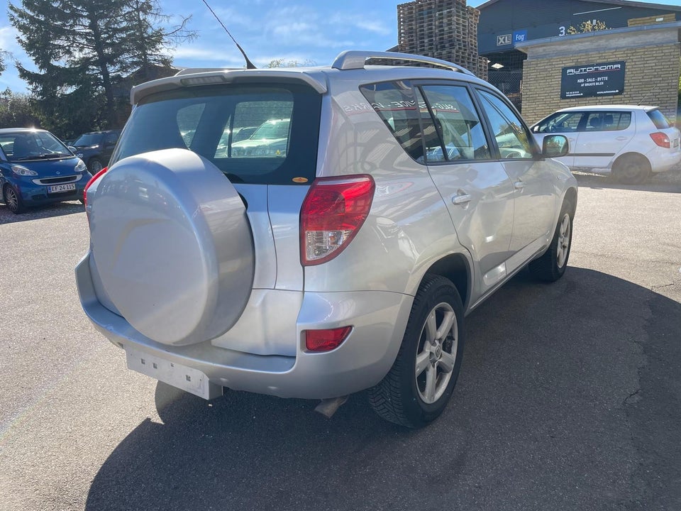 Toyota RAV4 2,0 VVT-i 4x4 Van 5d