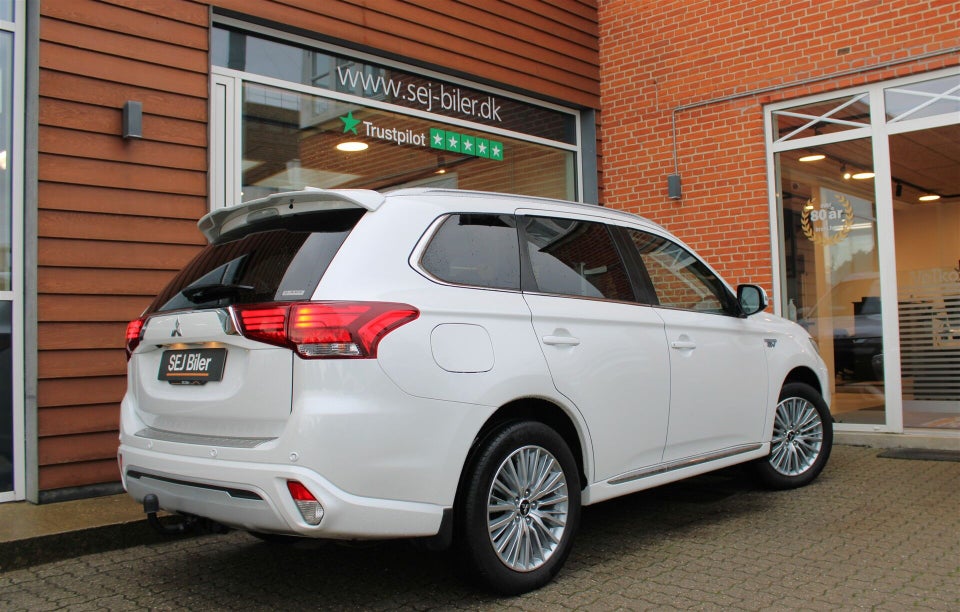 Mitsubishi Outlander 2,4 PHEV Intense CVT 4WD 5d