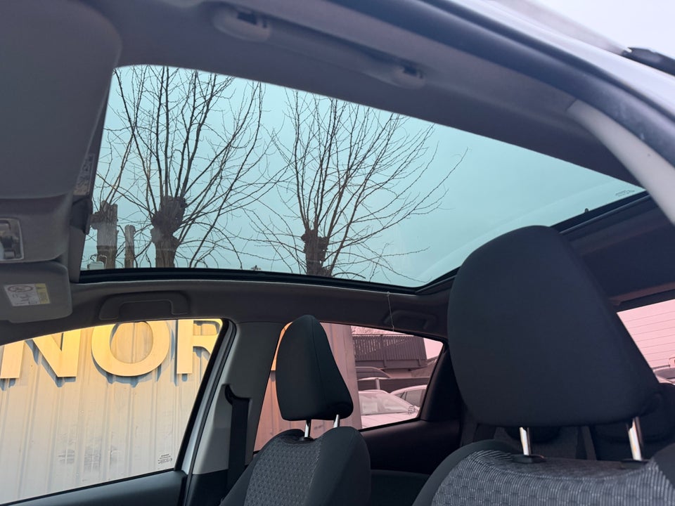 Toyota Yaris 1,3 VVT-i Skyview 5d