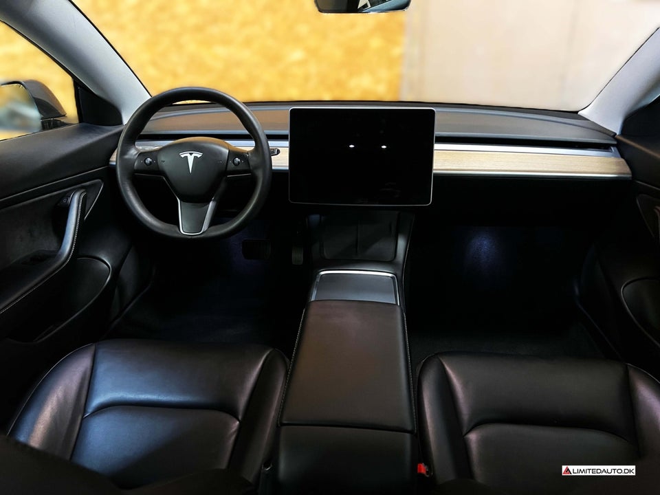 Tesla Model 3 Long Range AWD 4d