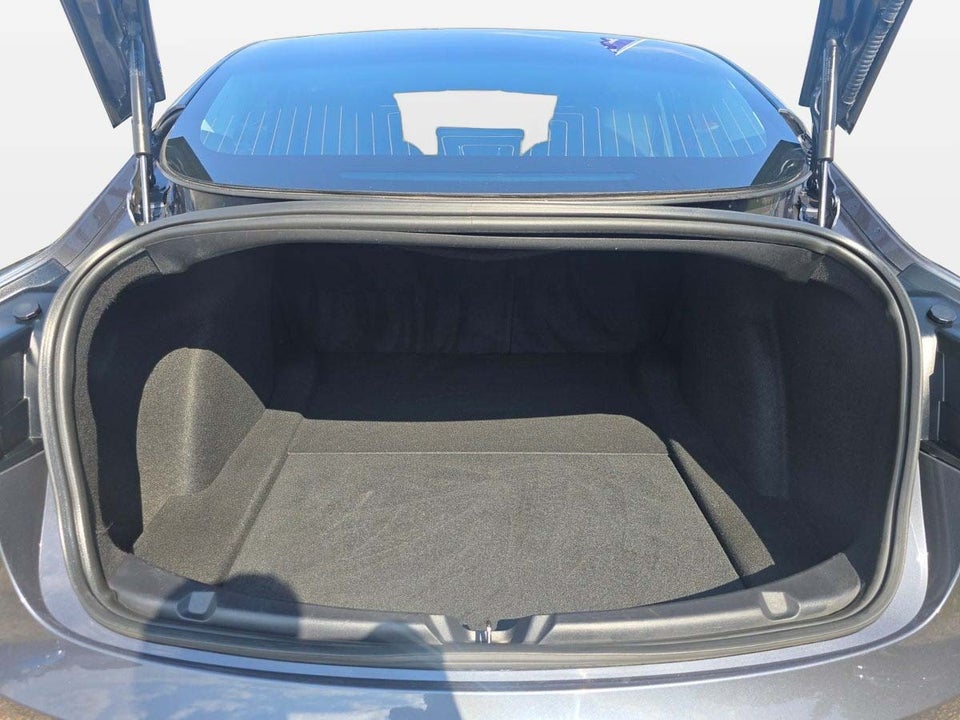 Tesla Model 3 Long Range AWD 4d