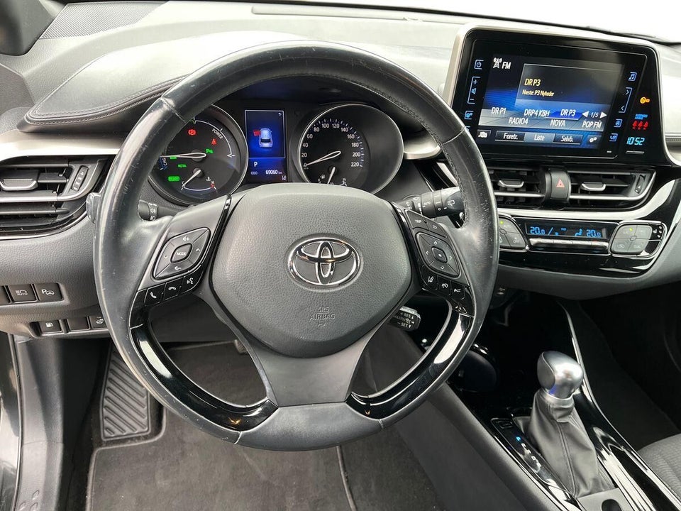 Toyota C-HR 1,8 Hybrid Premium Selected CVT 5d