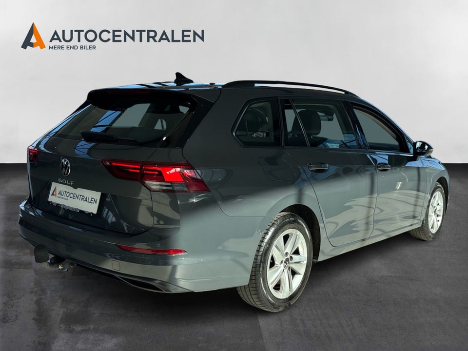 VW Golf VIII 1,5 TSi 130 Life Variant 5d