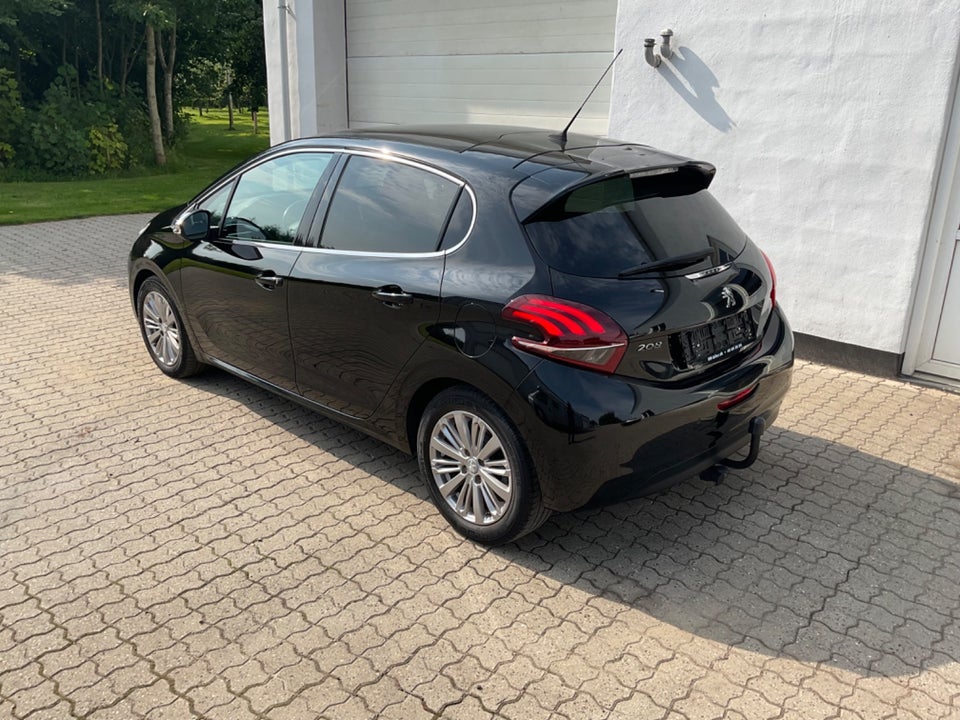 Peugeot 208 1,6 BlueHDi 100 Desire Sky 5d