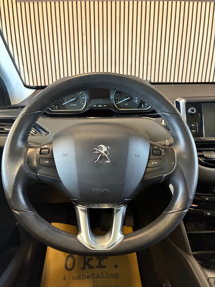Peugeot 208 1,2 VTi 82 Allure Sky 5d