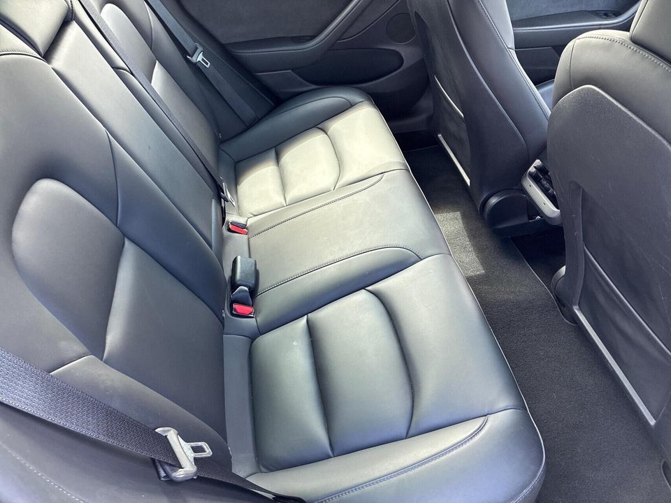 Tesla Model 3 Standard Range+ RWD 4d