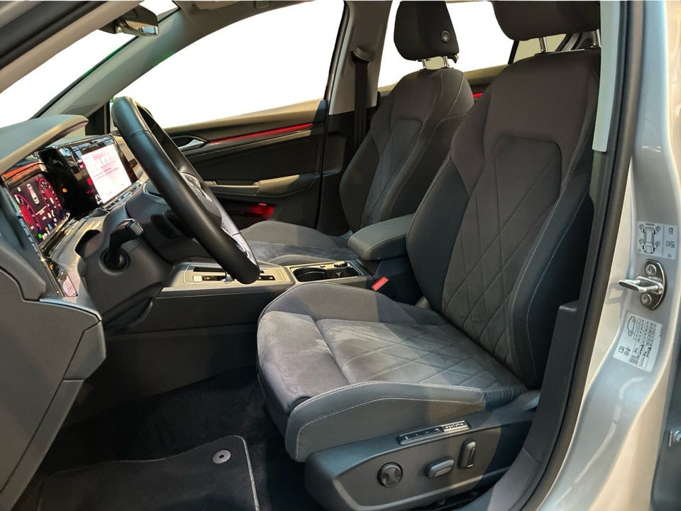 VW Golf VIII 1,4 eHybrid DSG 5d