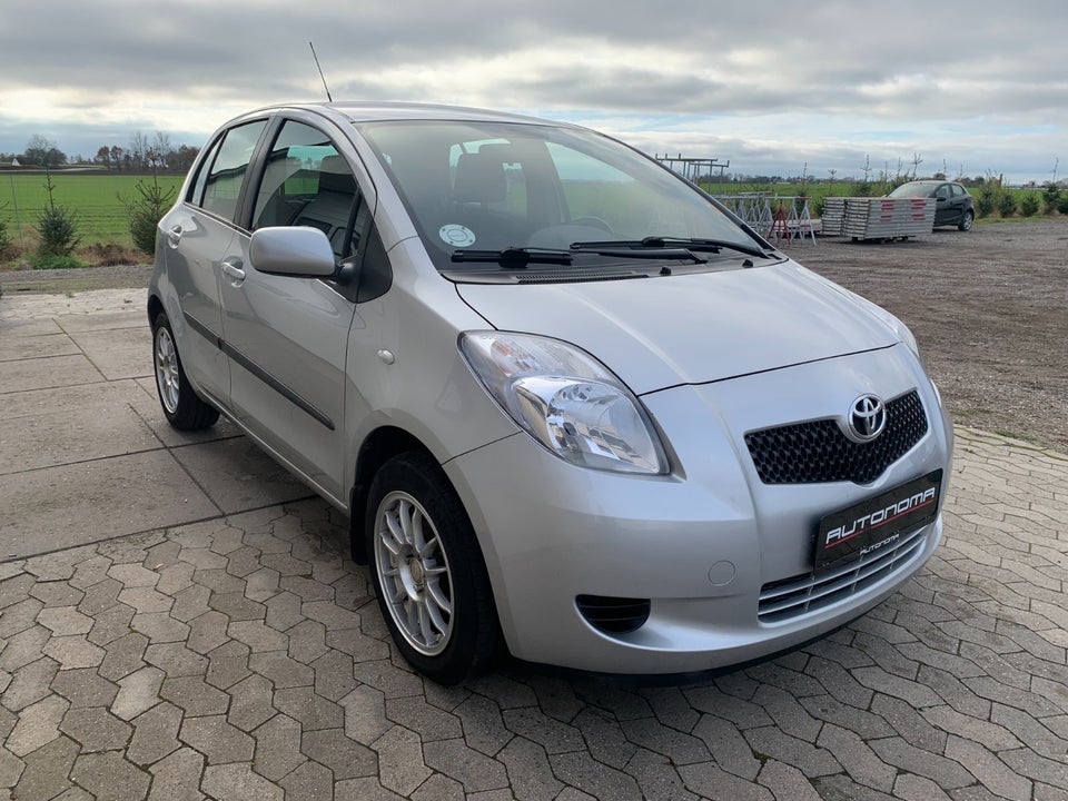 Toyota Yaris 1,3 Luna 5d